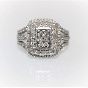 STERLING SILVER DIAMOND RING
